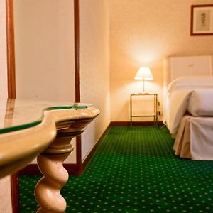 Suite senior con letto queen size